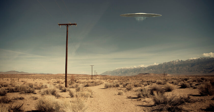 A graphic portraying what a UFO might look like. (Canva)