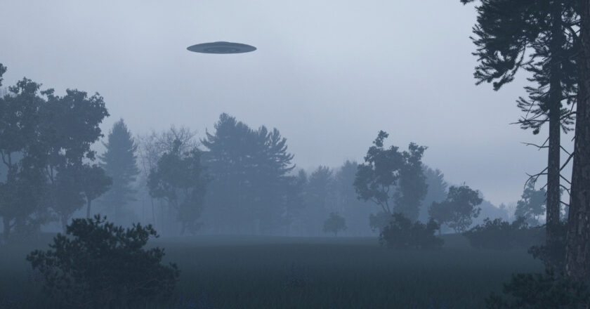 A graphic portraying what a UFO might look like. (Canva)