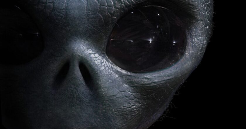 Did House representatives see aliens in a video? Pictured is a depiction of what an alien might look like. (Canva)